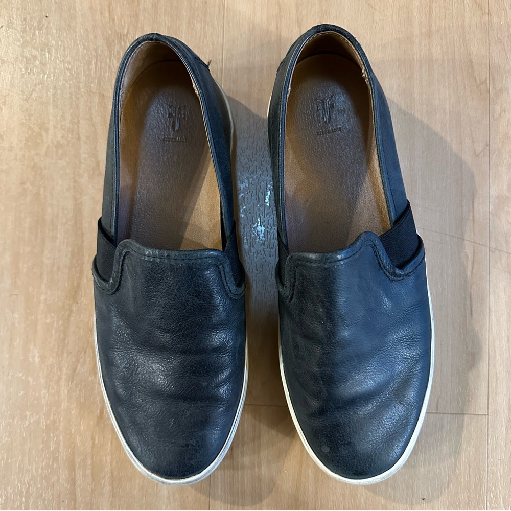 Frye Dylan Slip On Black Leather Loafer with White Rubber Sole Size 8